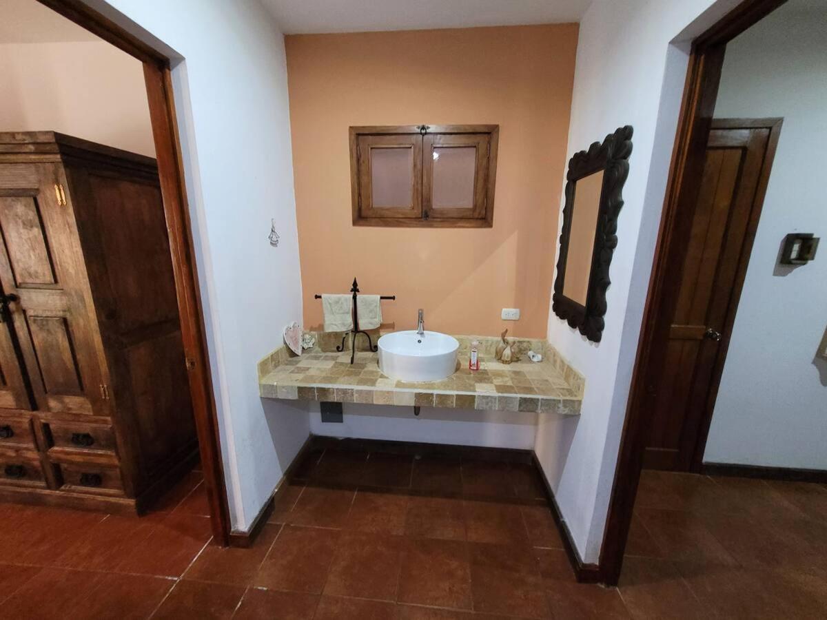 Vila Amplia Casa Antigua Guatemala Con Pergola Y Jardin Exteriér fotografie